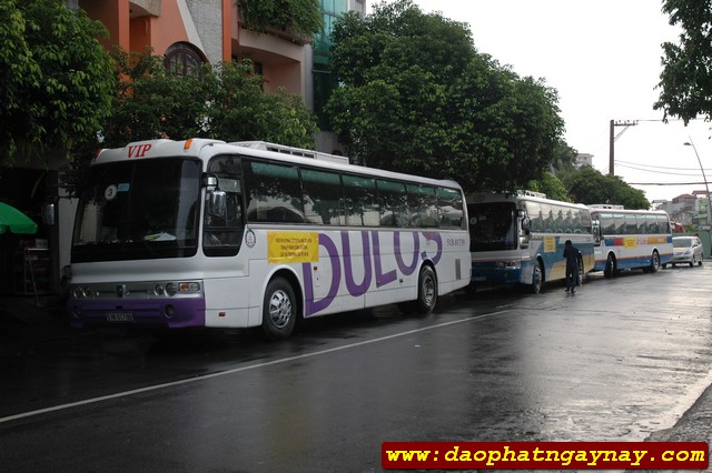 TP. HCM: Quan Âm Tu Viện cúng dường 13 trường hạ