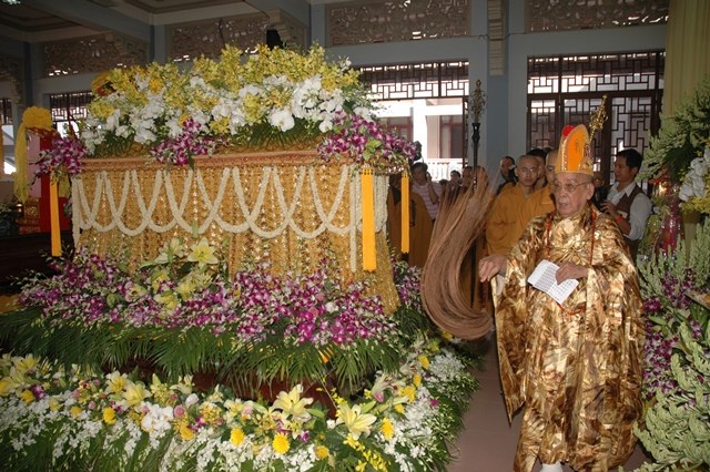 Chùm ảnh: Lễ trà tỳ nhục thân Đại lão HT. Thích Từ Nhơn