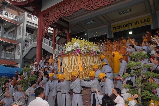 Chùm ảnh: Lễ trà tỳ nhục thân Đại lão HT. Thích Từ Nhơn