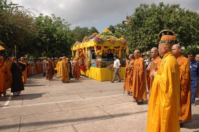 Chùm ảnh: Lễ trà tỳ nhục thân Đại lão HT. Thích Từ Nhơn
