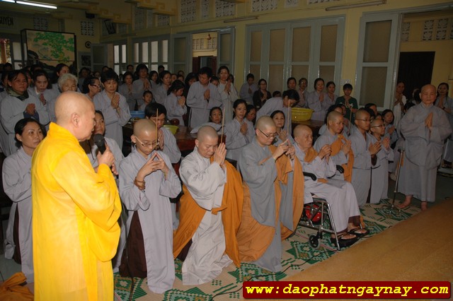 TP. HCM: Quan Âm Tu Viện cúng dường 13 trường hạ