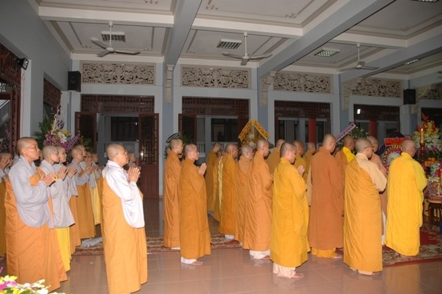 Các phái đoàn viếng tang lễ ĐLHT Thích Từ Nhơn chiều tối ngày thứ hai 27/4