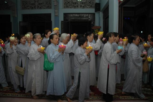 Các phái đoàn viếng ĐLHT. Thích Từ Nhơn chiều tối ngày thứ ba 28/04