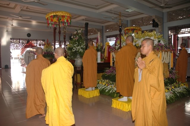 Chùm ảnh sáng ngày thứ 3 tang lễ: TW GHPGVN viếng giác linh ĐLHT. Thích Từ Nhơn