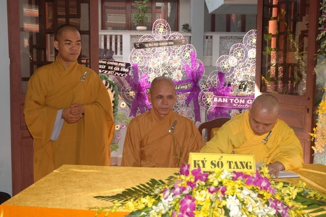 Chùm ảnh sáng ngày thứ 3 tang lễ: TW GHPGVN viếng giác linh ĐLHT. Thích Từ Nhơn