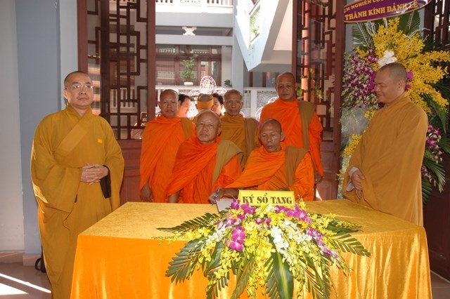 Chùm ảnh sáng ngày thứ 3 tang lễ: TW GHPGVN viếng giác linh ĐLHT. Thích Từ Nhơn