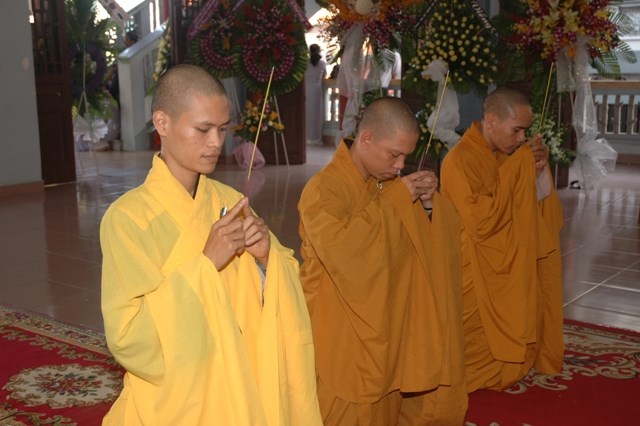 Chùm ảnh sáng ngày thứ 3 tang lễ: TW GHPGVN viếng giác linh ĐLHT. Thích Từ Nhơn