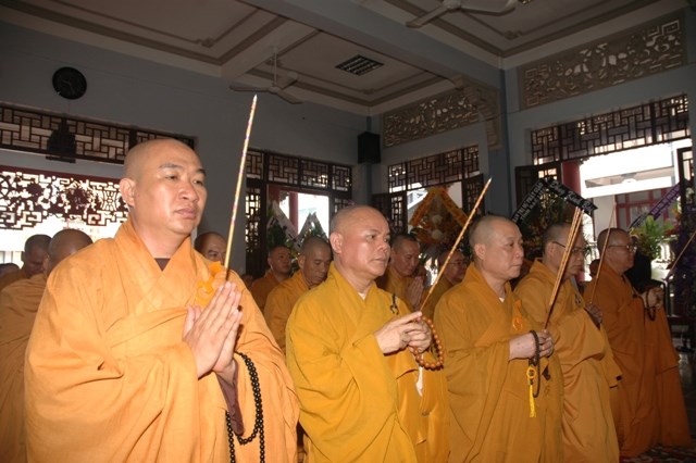 Chùm ảnh sáng ngày thứ 3 tang lễ: TW GHPGVN viếng giác linh ĐLHT. Thích Từ Nhơn