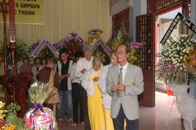 Chùm ảnh sáng ngày thứ 3 tang lễ: TW GHPGVN viếng giác linh ĐLHT. Thích Từ Nhơn