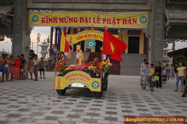 Bình Dương: Rực rỡ mùa Phật đản PL 2557