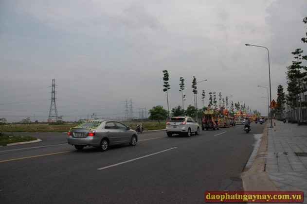 Bình Dương: Rực rỡ mùa Phật đản PL 2557