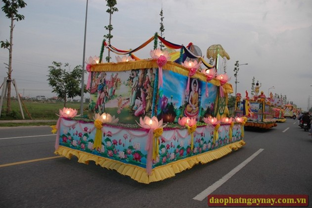 Bình Dương: Rực rỡ mùa Phật đản PL 2557