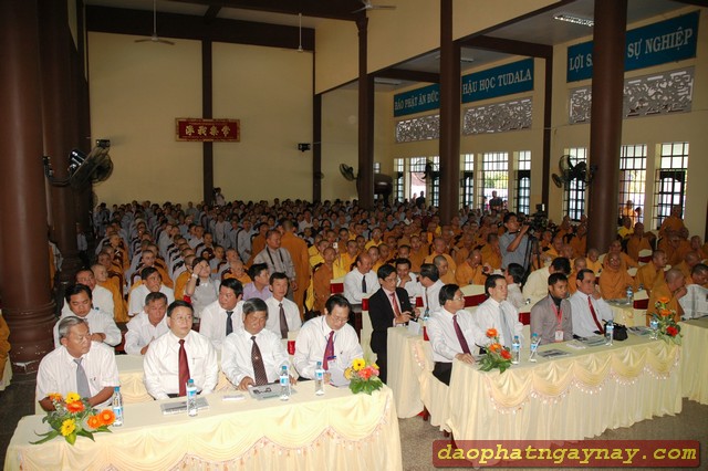 Bình Dương: Lễ đón nhận xác lập kỷ lục &quot;Tượng Phật Nhập Niết Bàn Nằm Trên Mái Chùa Dài Nhất Châu Á&quot;