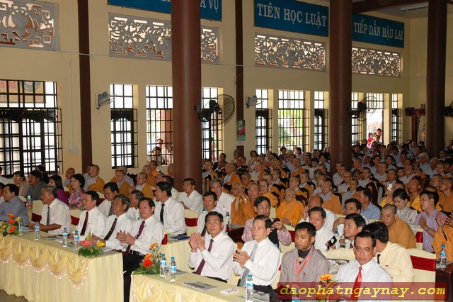Bình Dương: Lễ đón nhận xác lập kỷ lục &quot;Tượng Phật Nhập Niết Bàn Nằm Trên Mái Chùa Dài Nhất Châu Á&quot;