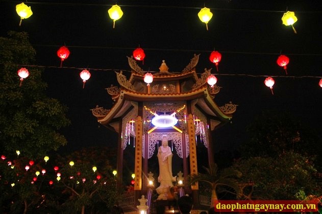 Bình Dương: Rực rỡ mùa Phật đản PL 2557