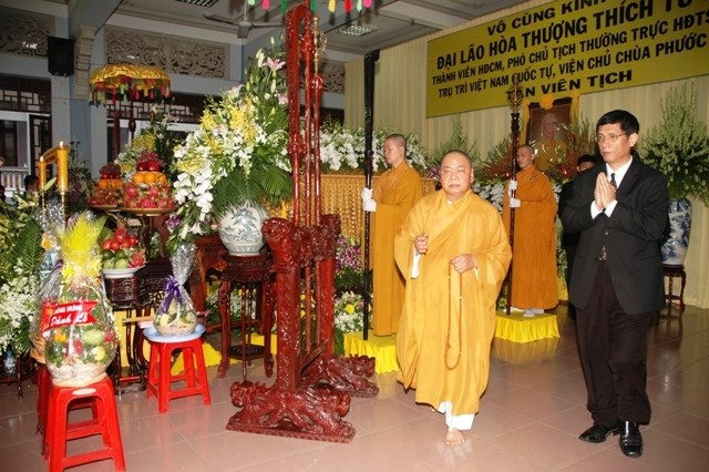 Chùm ảnh: Các đoàn viếng ĐLHT. Thích Từ Nhơn buổi sáng ngày thứ hai 27/4