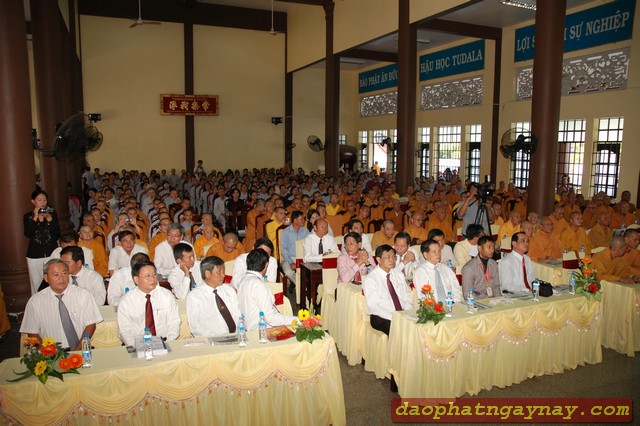 Bình Dương: Lễ đón nhận xác lập kỷ lục &quot;Tượng Phật Nhập Niết Bàn Nằm Trên Mái Chùa Dài Nhất Châu Á&quot;
