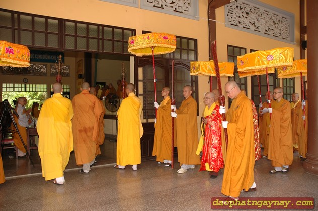 Bình Dương: Chào mừng Đại Lễ Phật Đản PL 2557 và khai hạ an cư