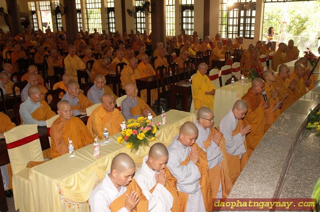 Bình Dương: Chào mừng Đại Lễ Phật Đản PL 2557 và khai hạ an cư