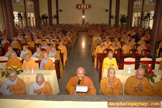 Bình Dương: Chào mừng Đại Lễ Phật Đản PL 2557 và khai hạ an cư