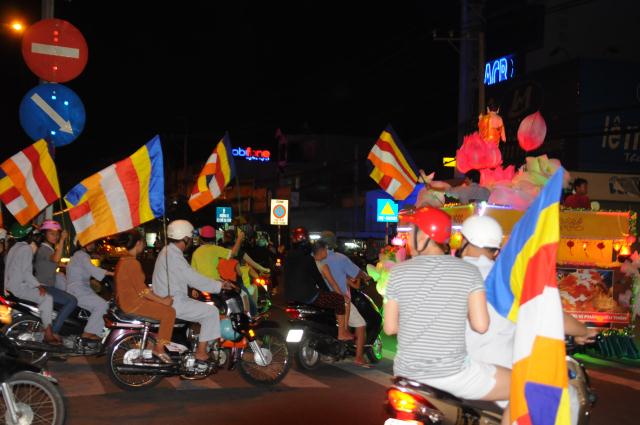 TP.HCM: Củ Chi diễu hành xe hoa đón mừng Phật đản