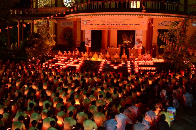 Đồng Tháp: Hội trại hiểu và thương - Ấn tượng đêm thắp nến nguyện cầu