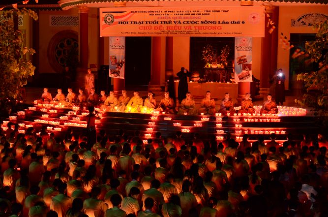 Đồng Tháp: Hội trại hiểu và thương - Ấn tượng đêm thắp nến nguyện cầu