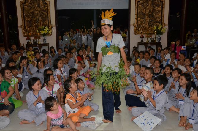 Tiền Giang: Đêm biểu diễn thời trang và văn nghệ tại khóa tu “Vươn tới những ước mơ”