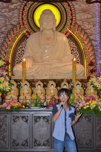 Tiền Giang: Đêm biểu diễn thời trang và văn nghệ tại khóa tu “Vươn tới những ước mơ”