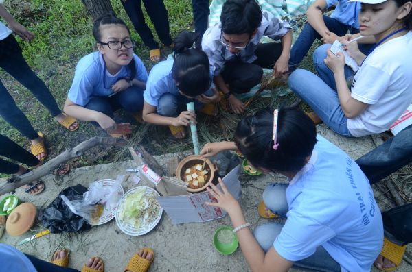 Buôn Mê: Bửa cơm yêu thương tại khóa tu Thiện Tài Đồng Tử