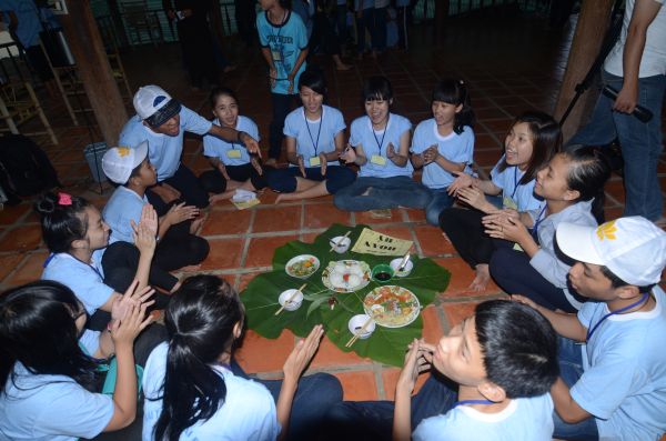 Buôn Mê: Bửa cơm yêu thương tại khóa tu Thiện Tài Đồng Tử