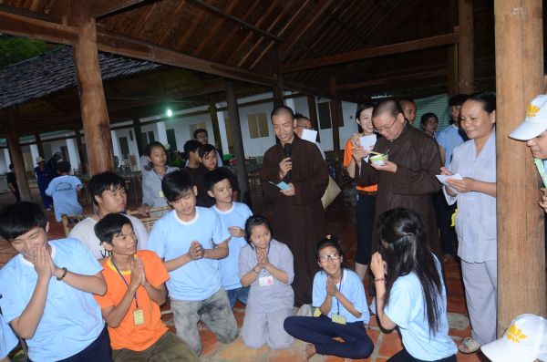Buôn Mê: Bửa cơm yêu thương tại khóa tu Thiện Tài Đồng Tử