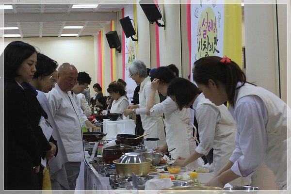 Hàn Quốc : Chùa Phụng Ân sinh hoạt Lễ Phật Đản