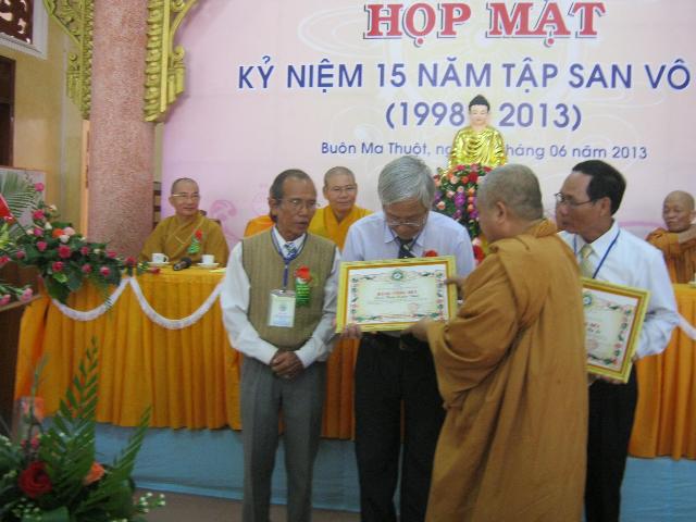 DAKLAK: Họp mặt Kỷ niệm 15 năm Tập san Vô Ưu (1998-2013)