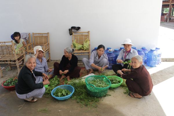 Buôn Mê: Thương màu áo trắng của Thiện Tài Đồng Tử