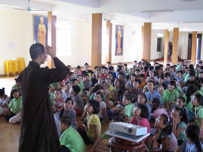 Hà Nội: Bài học từ “Cuộc đời đức Phật” và giá trị của tình bạn từ khóa tu tại chùa Nam Dư Thượng