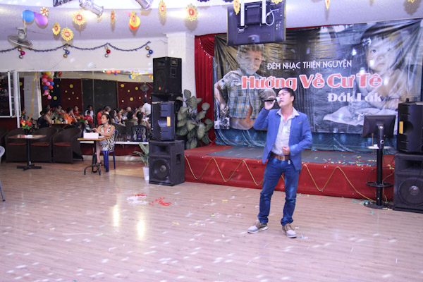 TP.HCM: Đêm nhạc kêu gọi từ thiện &quot;Hướng về Cư Tê&quot;