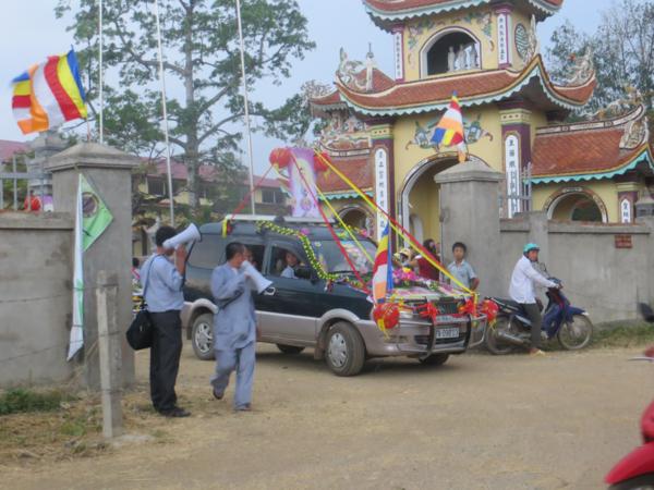 Nghệ An: Phật giáo Huyện Yên Thành với cuộc diễu hành xe hoa lịch sử mừng Phật Đản
