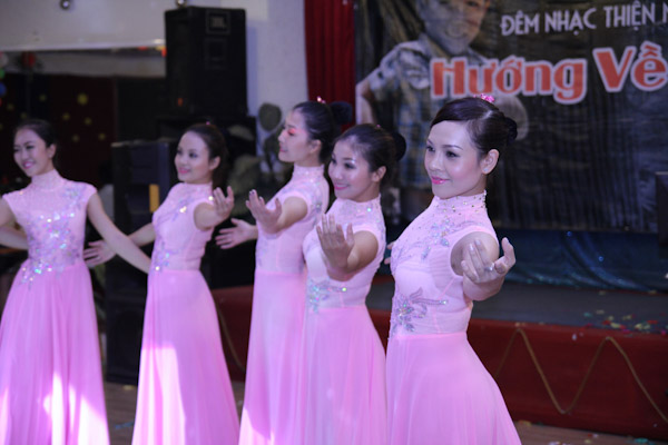 TP.HCM: Đêm nhạc kêu gọi từ thiện &quot;Hướng về Cư Tê&quot;