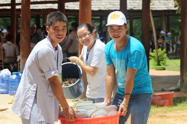Buôn Mê: Thương màu áo trắng của Thiện Tài Đồng Tử
