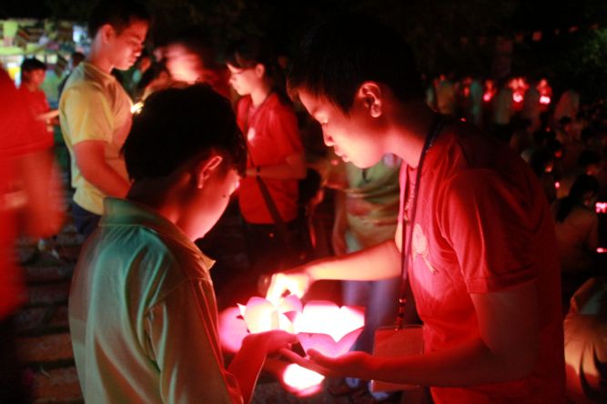 Đồng Tháp: Hội trại hiểu và thương - Ấn tượng đêm thắp nến nguyện cầu
