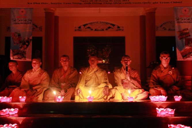 Đồng Tháp: Hội trại hiểu và thương - Ấn tượng đêm thắp nến nguyện cầu