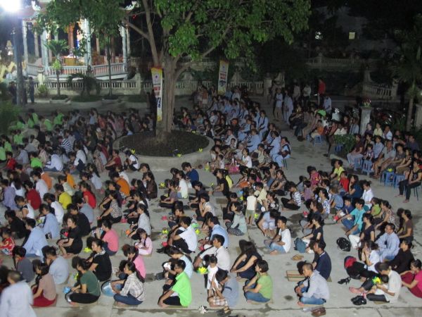 Hà Nội: Đêm tri ân và điều con muốn nói – Khóa tu tại chùa Nam Dư Thượng