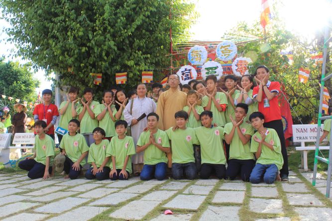 Đồng Tháp: Sư cô Hương Nhũ với pháp thoại “Hiểu và Thương” – Hội trại tuổi trẻ và cuộc sống