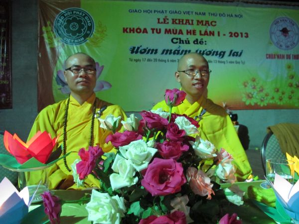 Hà Nội: Đêm tri ân và điều con muốn nói – Khóa tu tại chùa Nam Dư Thượng