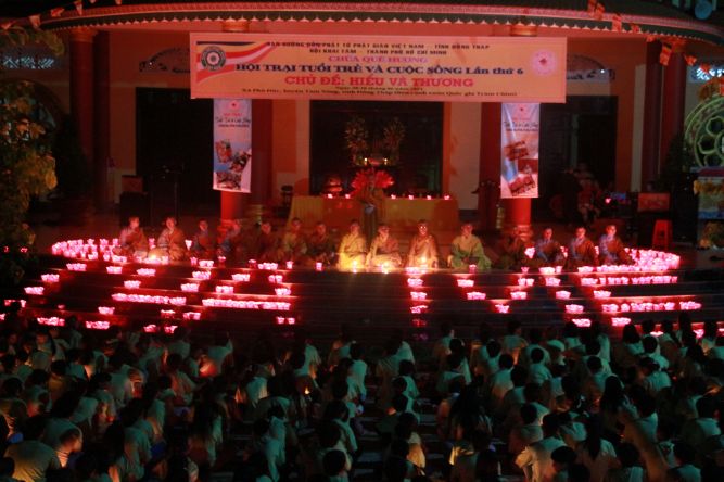 Đồng Tháp: Hội trại hiểu và thương - Ấn tượng đêm thắp nến nguyện cầu