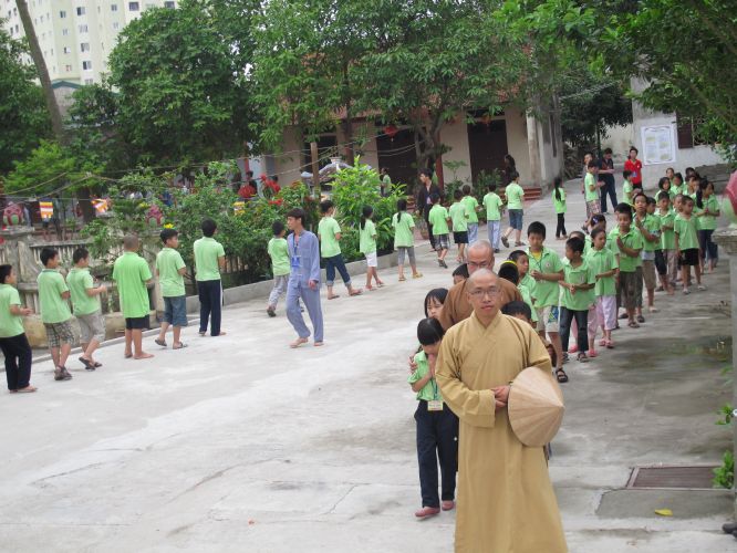 Hà Nội: Chùm ảnh cuộc thi trò chơi dân gian khóa tu chùa Nam Dư Thượng
