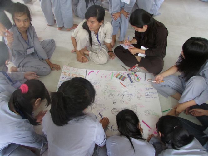 Tiền Giang: Cuộc thi tự họa về gia đình yêu thương tại khóa tu “Vươn tới những ước mơ”