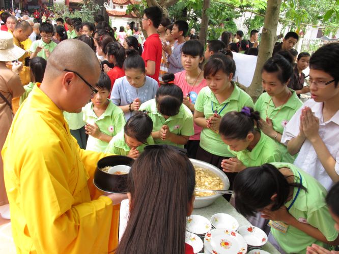 Hà Nội: Có một phiên chợ vui tươi tại chùa Nam Dư Thượng