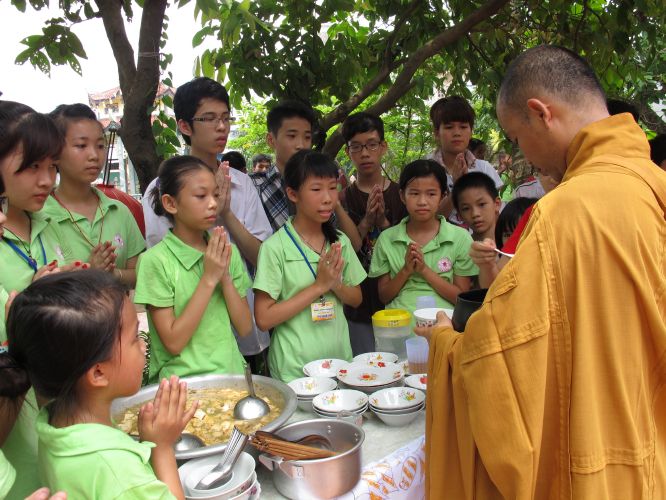 Hà Nội: Có một phiên chợ vui tươi tại chùa Nam Dư Thượng